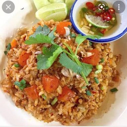 ข้าวผัดหมูสับพริกเผาไข่ดาวฟรีจ้า