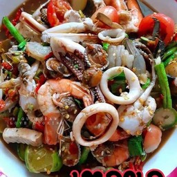 หญิงนุ้ย ครัวอีสาน-ล้านนา ร้านใหญ่ (สาขา2) มีอาหารอีสานและอาหารเหนือ