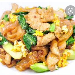 ผัดซีอิ้วไก่ชิ้นเชฟอาร์ต