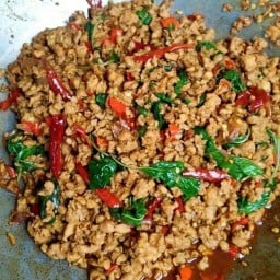 ร้าน อสูร หมูกรอบ