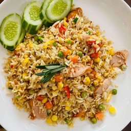 ข้าวผัดไส้กรอก