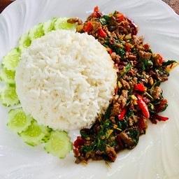 ข้าวกระเพราเนื้อ