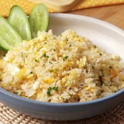 ข้าวผัดเกลือ  (ข้าวผัดไข่)