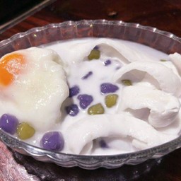 บัวลอย ไข่หวาน มะพร้าวอ่อน