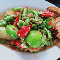 ตำถั่ว หมูกรอบ