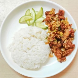 กะเพราบ้านแม่