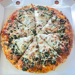 พิซซ่าหน้าผักโขมอบชีส