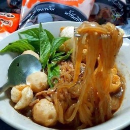 ก๋วยเตี๋ยว เลอรส