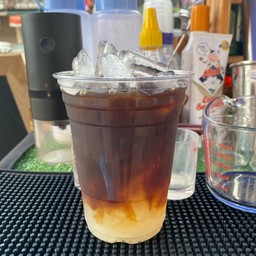 อเมริกาโนนั้าผึ้งมะนาว (Americano Honey Lemon)