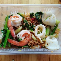 มาม่าผัดขี้เมาทะเล