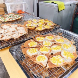 ขนมครกจัมโบ้นมสด สาขา หน้าห้างโรบินสันเขตบางรัก