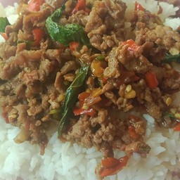 ข้าวกะเพราเนื้อสับ