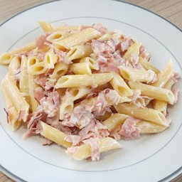 Penne panna prosciutto