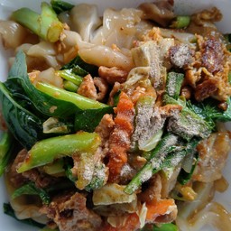 ผัดซีอิ๊วเส้นใหญ่หมู