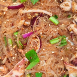 ลาบวุ้นเส้นหมึก