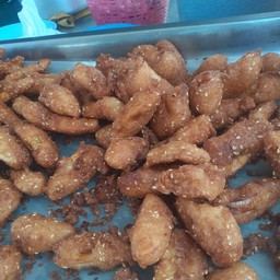 เอ๋กล้วยทอด-ถนนมุขมนตรี
