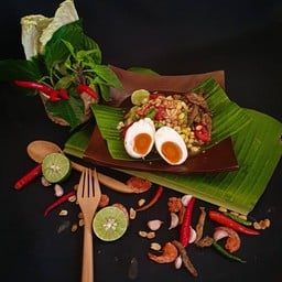 ตำข้าวโพดไข่เค็ม