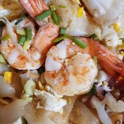 ก๋วยเตี๋ยวคั่วทะเลรวม