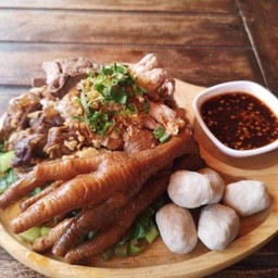 ลวกจิ้มรวมหมู สด ตับ ตุ๋น