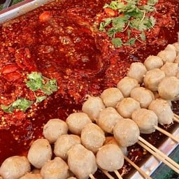 ลูกชิ้นปิ้งน้ำจิ้มเดือด@บ้าน