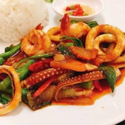 ครัวอิ่มอร่อย ลูกชิ้นทอด