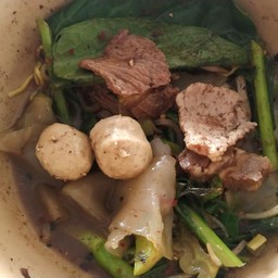 แมงปอ ป.ประทีป ก๋วยเตี๋ยวเรืออยุธยาและอาหารตามสั่ง หนองบัวลำภู1