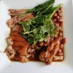 ขาหมูโอวเฉลิมบุรีเจ้าเก่า