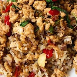 ข้าวคลุกกะเพราเนื้อเปื่อย