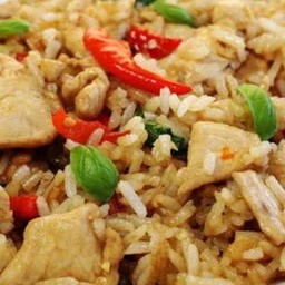 ข้าวคลุกกะเพราหมูชิ้น