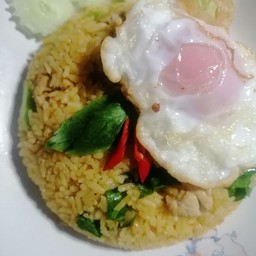 ข้าวผัดเครื่องแกงหมู