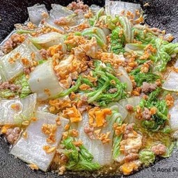 ข้าวผักกาดขาวหมูสับใส่ไข่