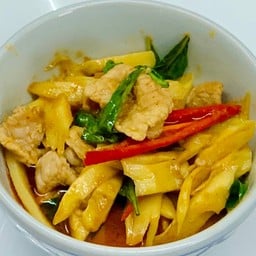 แกงคั่วหน่อไม้