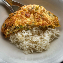 ข้าวไข่เจียวหอมแดงต้นหอม