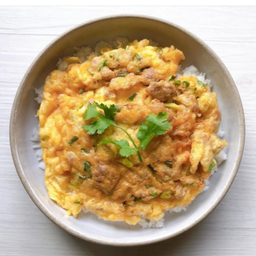 ข้าวไข่เจียวหมูสับต้นหอมผักชี