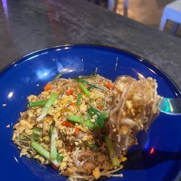 เห็ดเข็มทองผัดไข่ใส่วุ้นเส้น