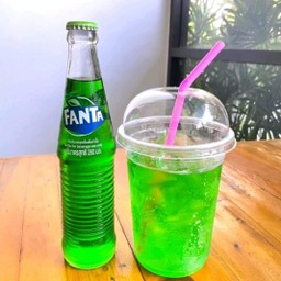 น้ำเขียว แก้วโอ่ง+น้ำแข็ง