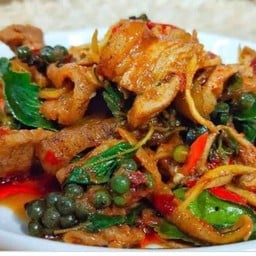 ผัดเผ็ดหมูป่า
