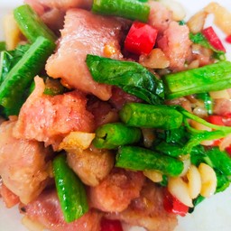 ลด 8% ข้าวกระเพราแหนมเนื้อ แม๊!! อยากให้รีบสั่งมาทานกันจร้า !!