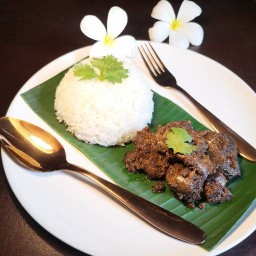 ครัวบัญชา รวมกะเพราพริกแห้ง   ฮาลาล  Halal