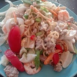 ร้านเฟิร์น_ฟรอนท์ ตามสั่ง ยำ ส้มตำ