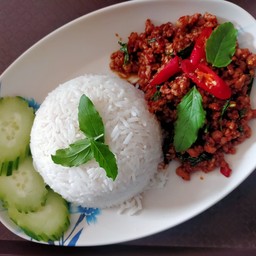 ข้าวราดผัดกะเพรา