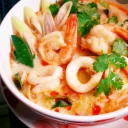 ต้มยำกุ้งหมึก