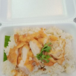 ข้าวมันไก่คาวบอยกับแกล้มยำแซ่บ