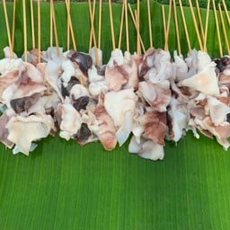 ร้านน้ำปั่น-ลูกชิ้นปลาหมึกย่าง