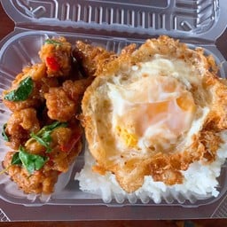 ข้าวกระเพราไก่กรอบ