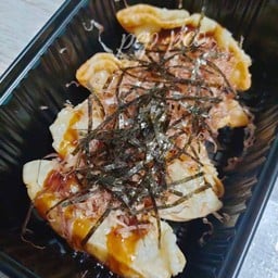 เกี้ยวซ่าไก่ราดซอสทาโกยากิ