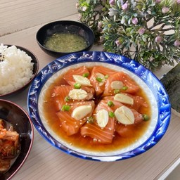 เซตแซลมอนดอง