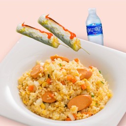 [Morning set] ข้าวผัดไส้กรอก,ไข่ม้วน 2 ชิ้น ,น้ำเปล่า