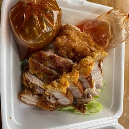 ข้าวมันไก่ทอด+หมูกรอบพิเศษ