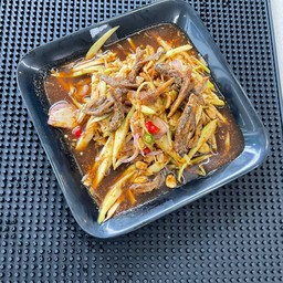 ยำมะม่วงสุดแซ่บ